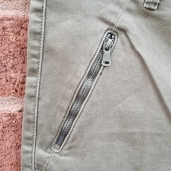 Blank NYC Reade Skinny Crop Sz 29 Cargo - Picture 2 of 8